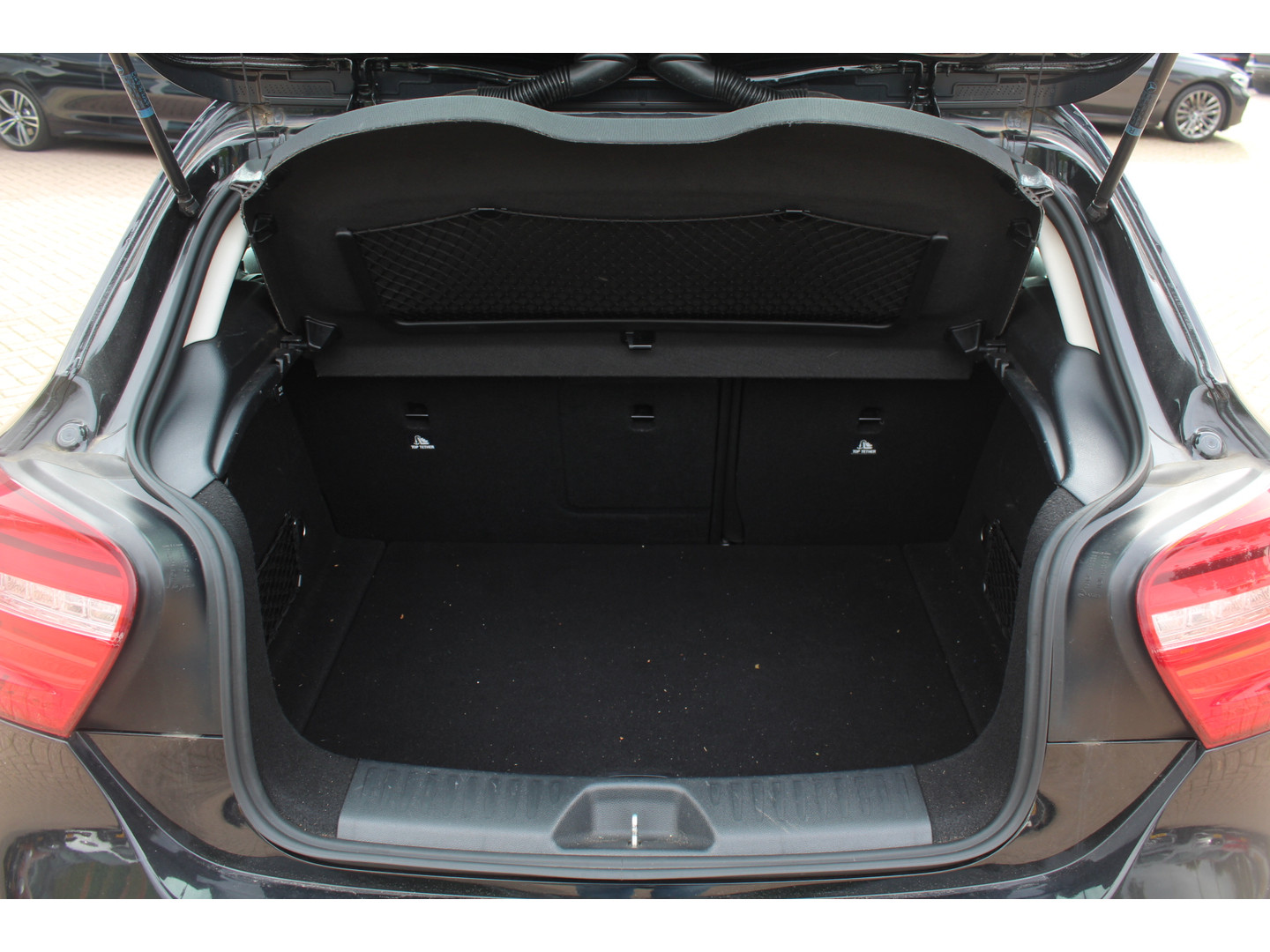 Mercedes-Benz Mercedes-Benz