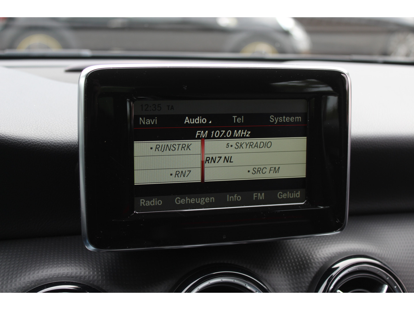 Mercedes-Benz Mercedes-Benz