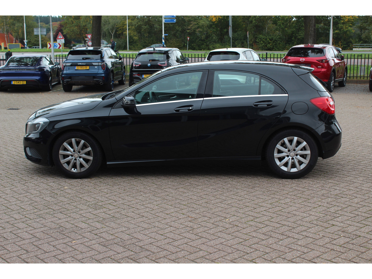 Mercedes-Benz Mercedes-Benz