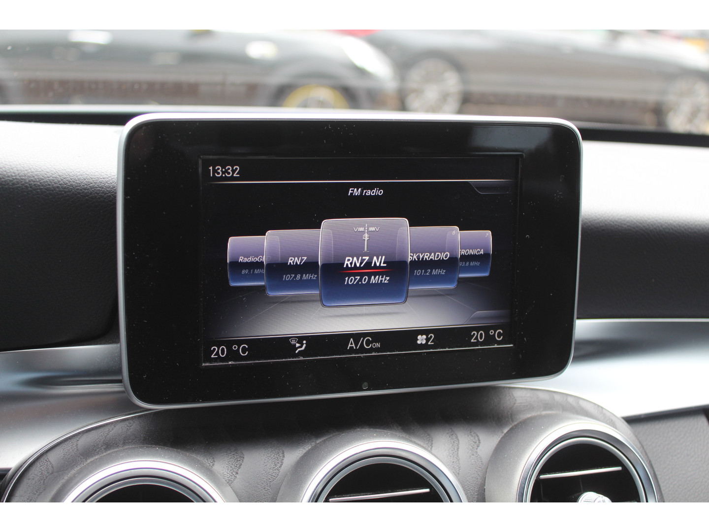 Mercedes-Benz Mercedes-Benz