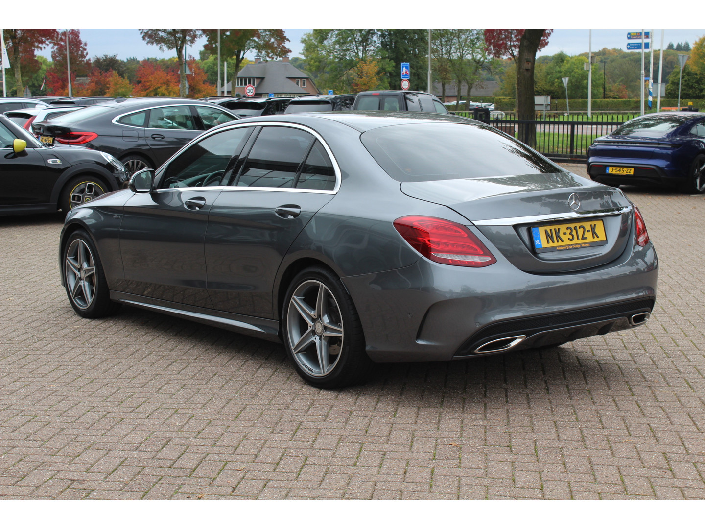 Mercedes-Benz Mercedes-Benz