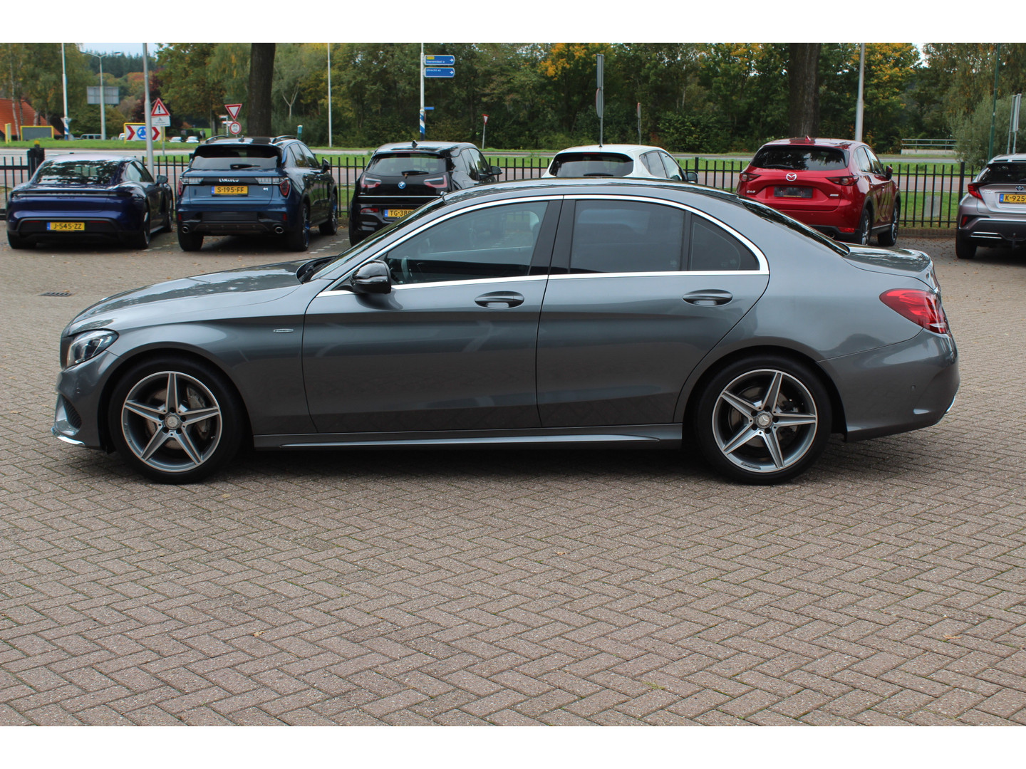 Mercedes-Benz Mercedes-Benz