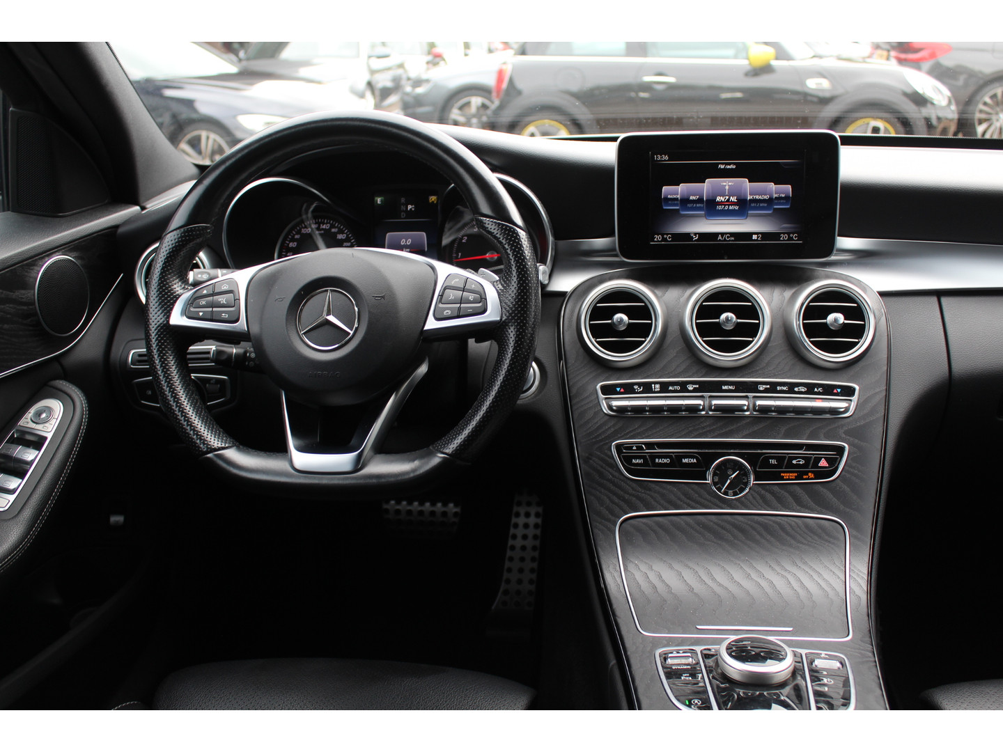 Mercedes-Benz Mercedes-Benz