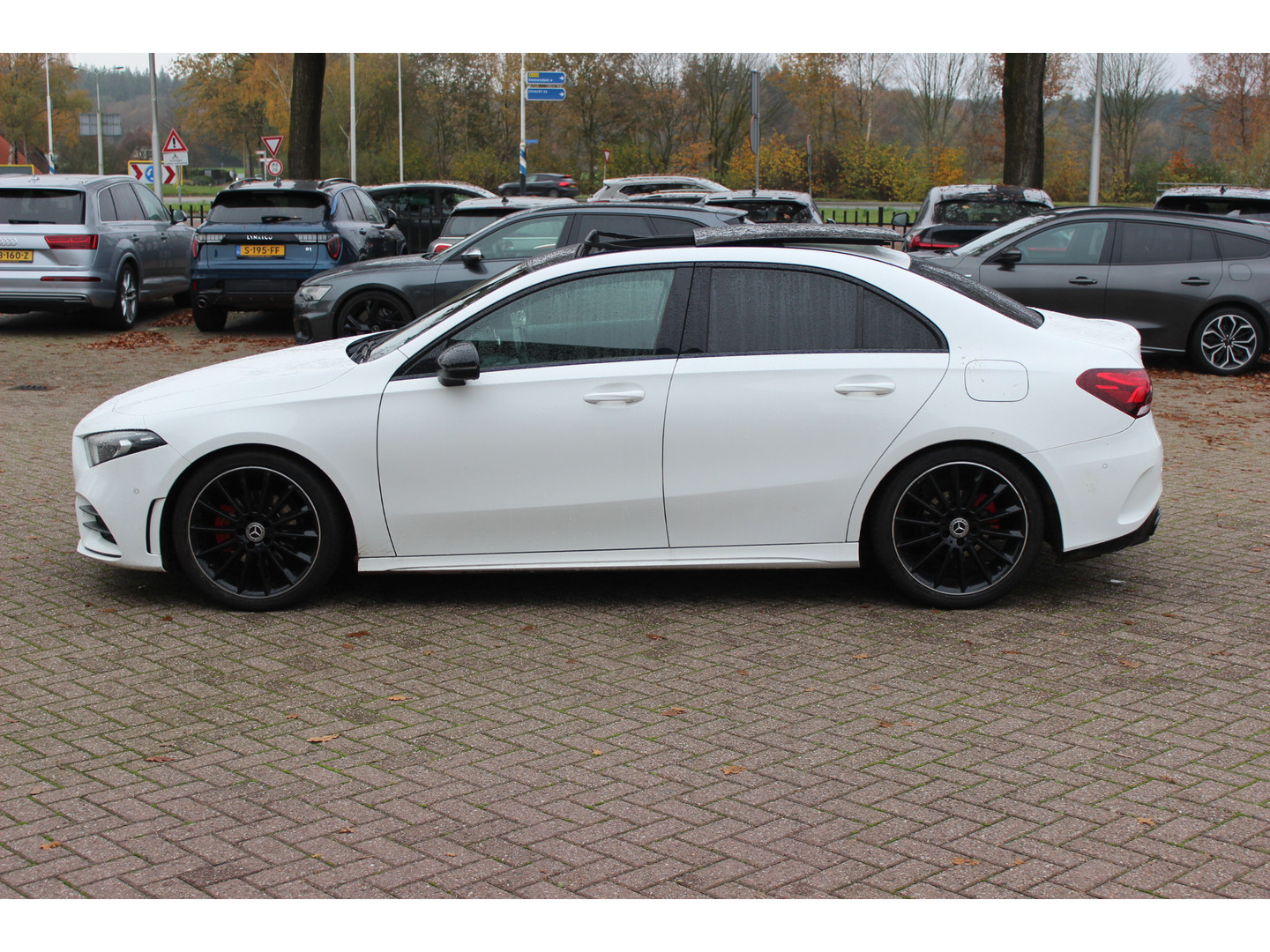 Mercedes-Benz Mercedes-Benz