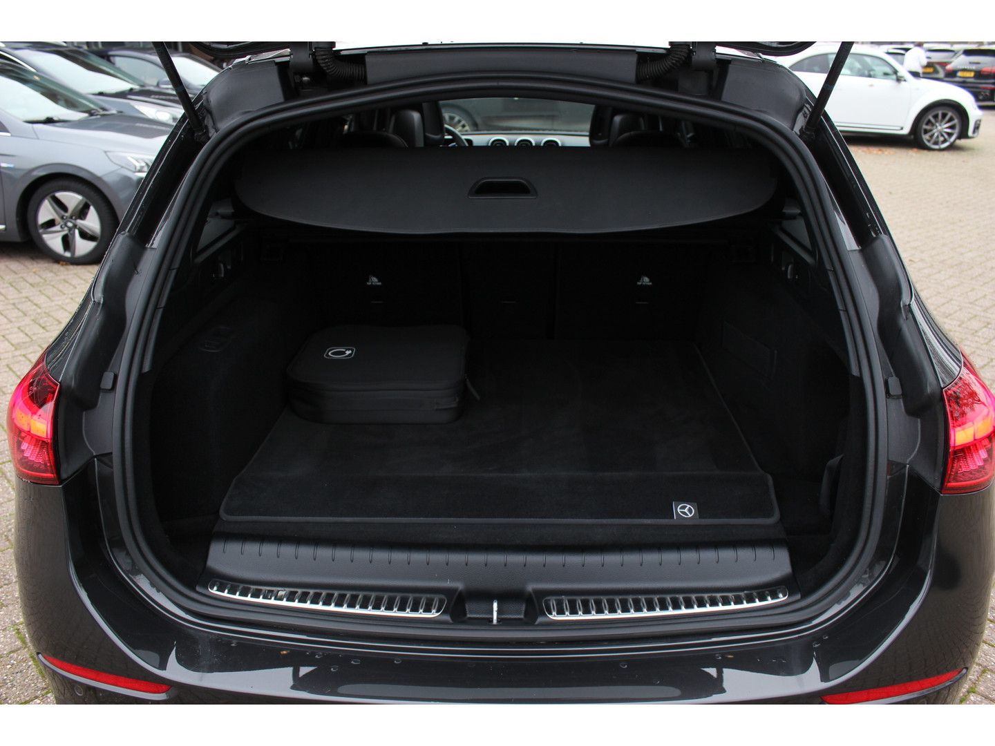 Mercedes-Benz Mercedes-Benz