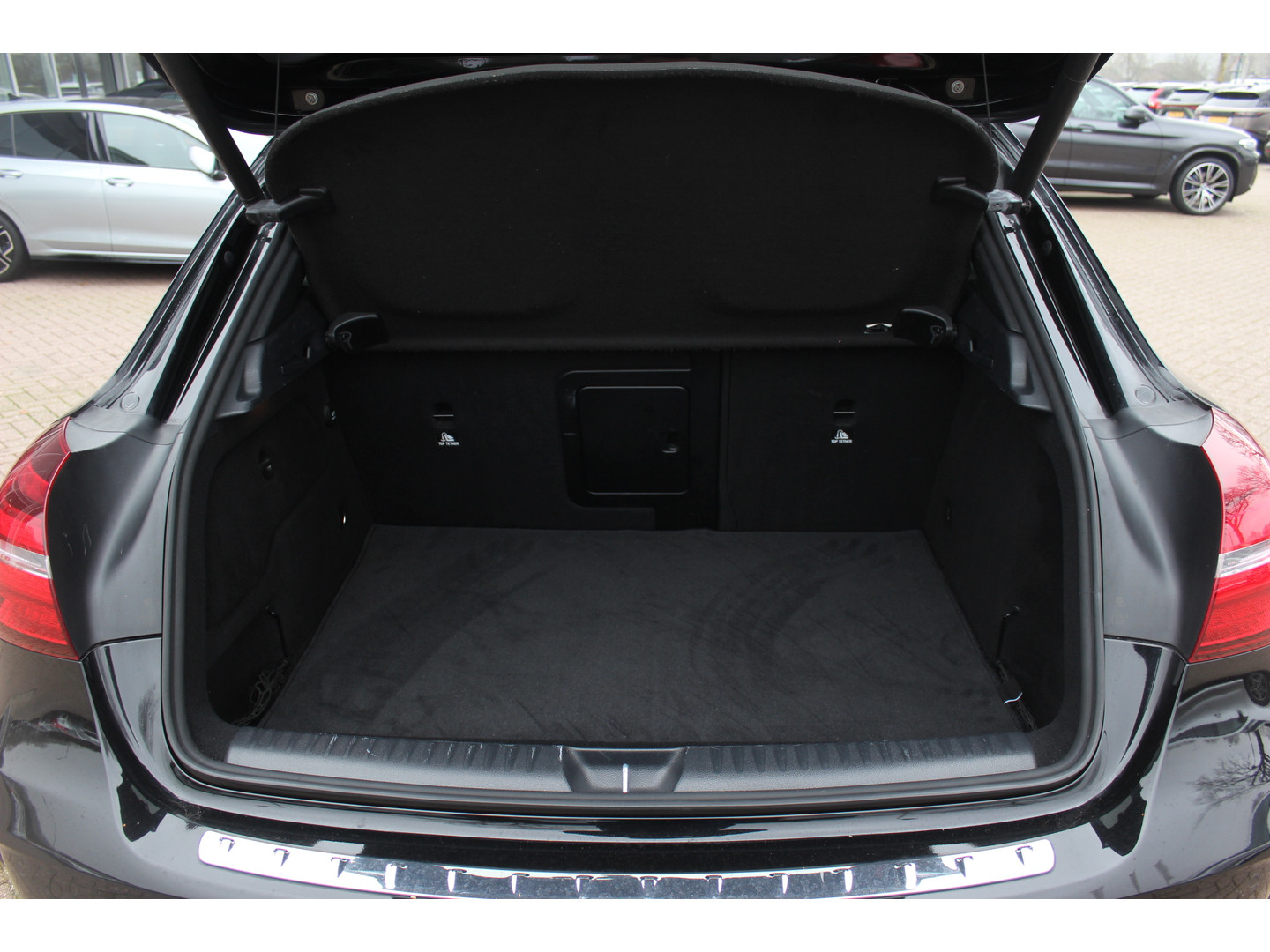 Mercedes-Benz Mercedes-Benz