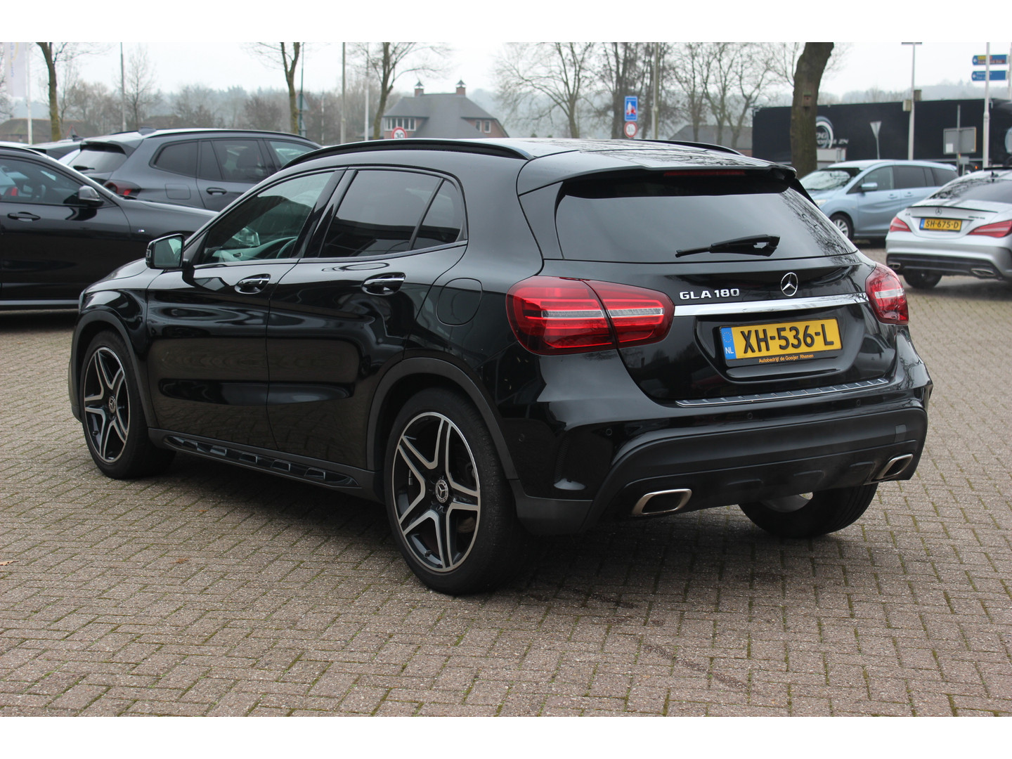 Mercedes-Benz Mercedes-Benz