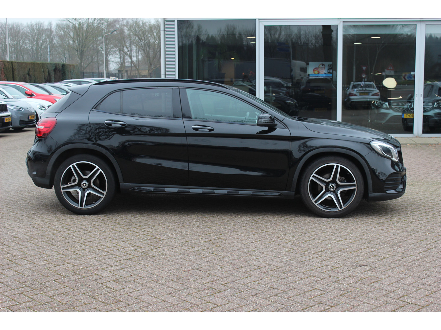 Mercedes-Benz Mercedes-Benz