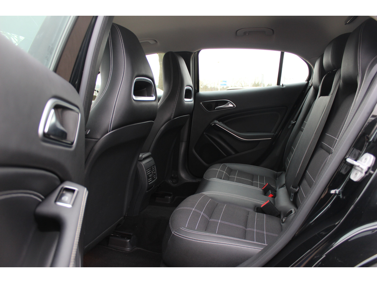 Mercedes-Benz Mercedes-Benz