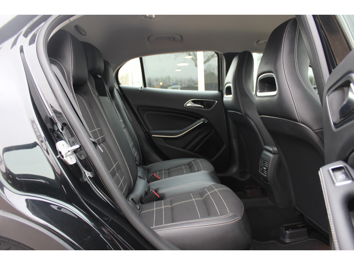 Mercedes-Benz Mercedes-Benz