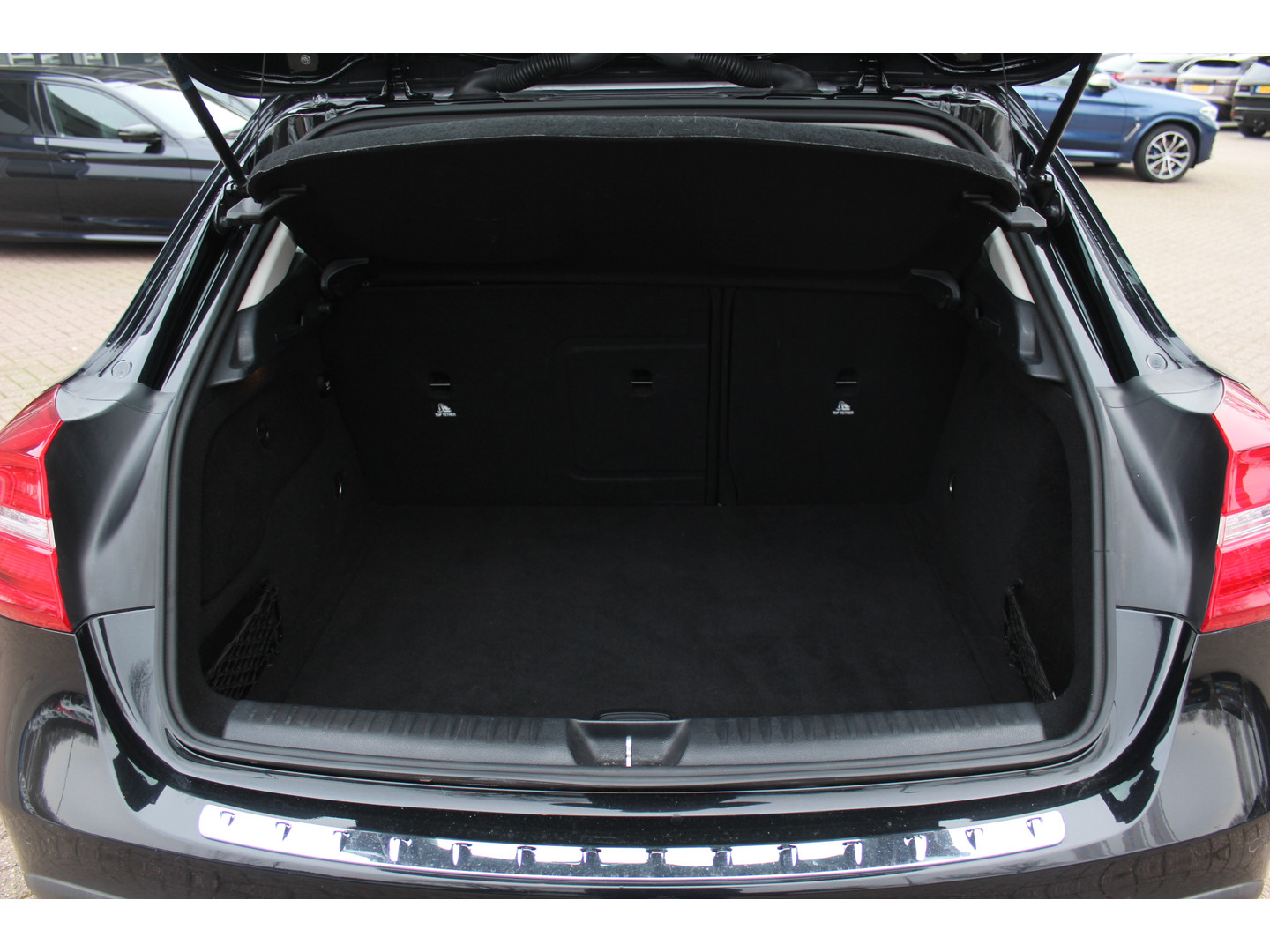 Mercedes-Benz Mercedes-Benz