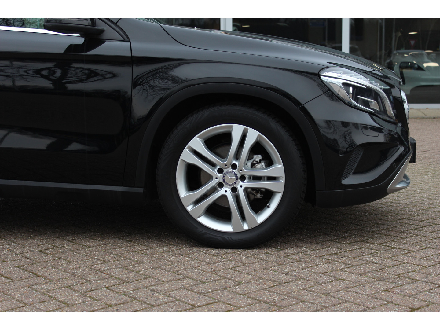 Mercedes-Benz Mercedes-Benz