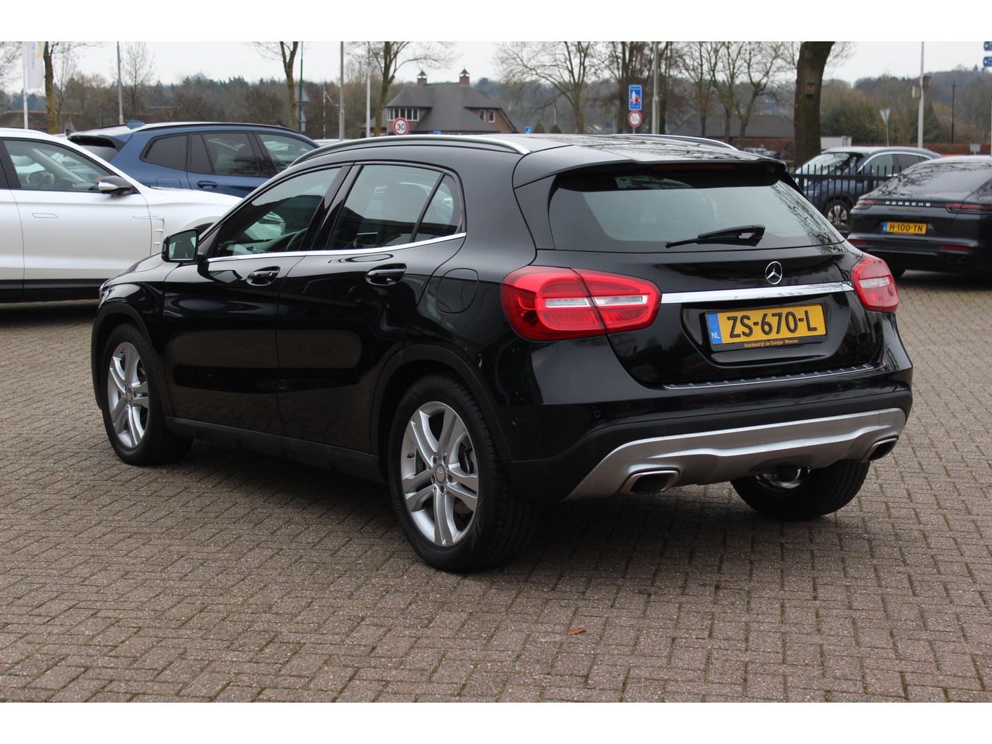 Mercedes-Benz Mercedes-Benz