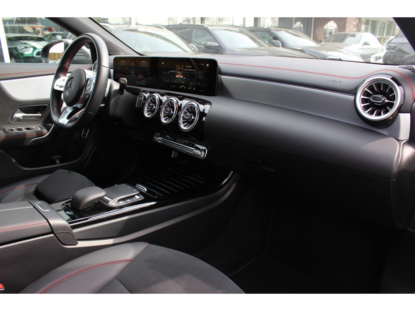 Mercedes-Benz Mercedes-Benz