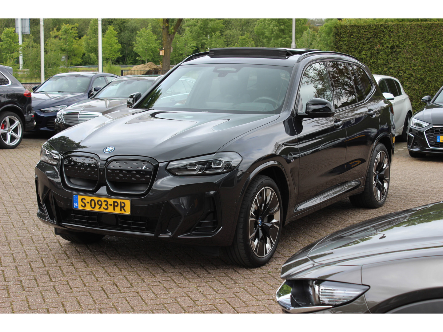 BMW