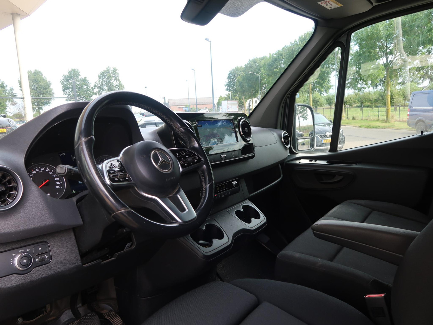 Mercedes-Benz Mercedes-Benz