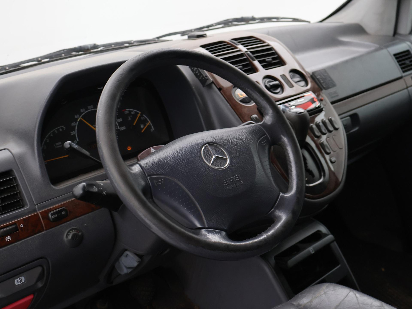 Mercedes-Benz Mercedes-Benz