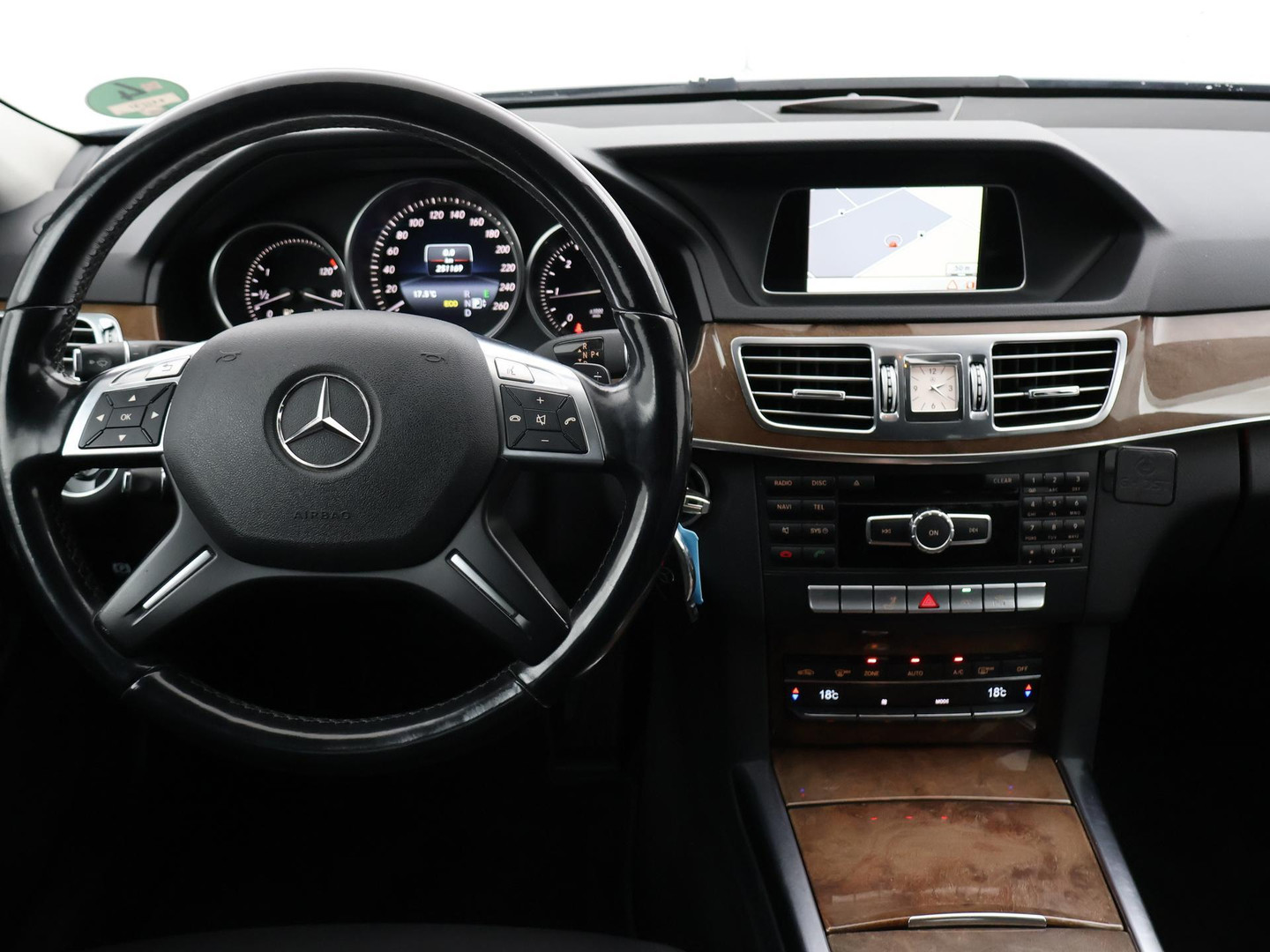 Mercedes-Benz Mercedes-Benz
