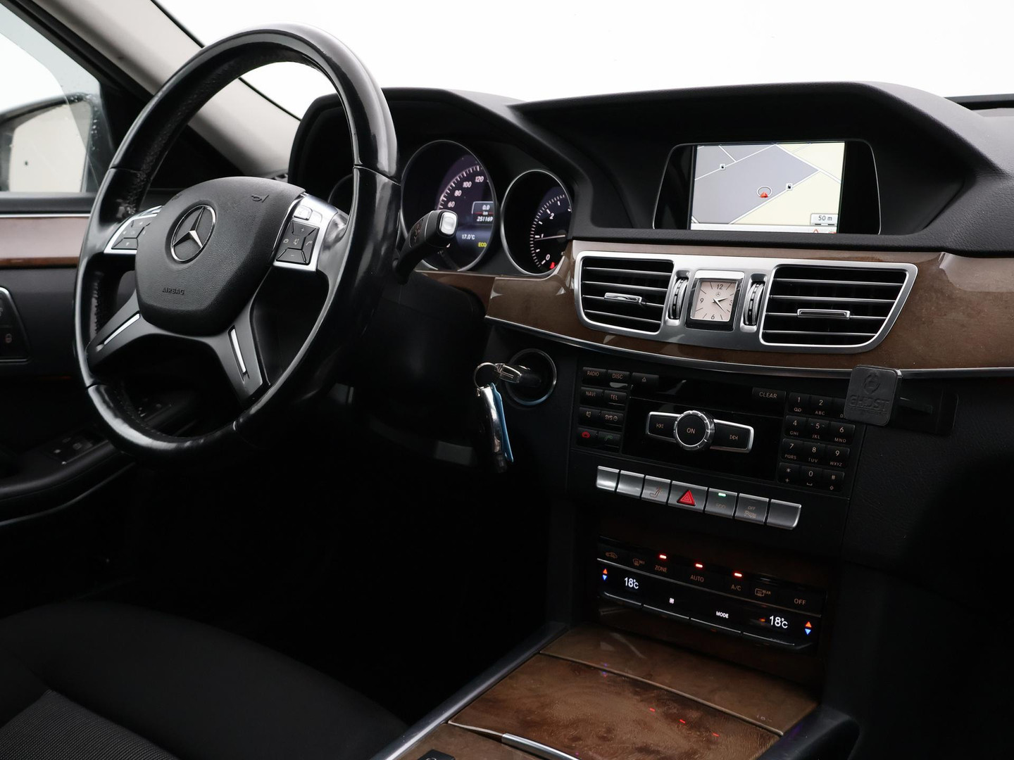 Mercedes-Benz Mercedes-Benz