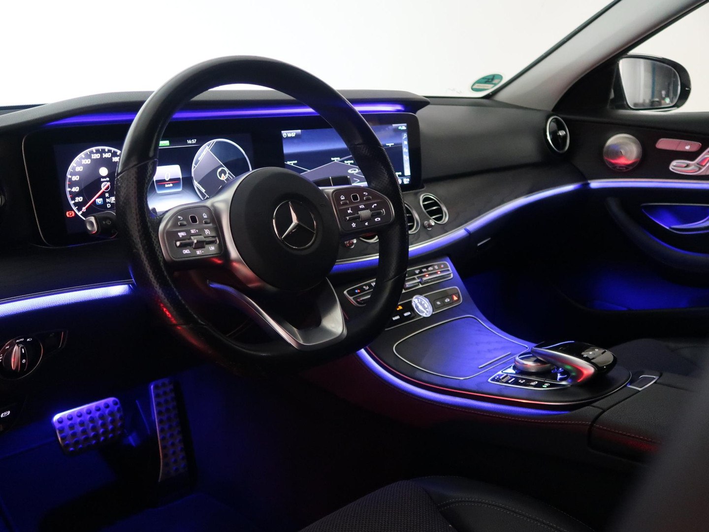Mercedes-Benz Mercedes-Benz