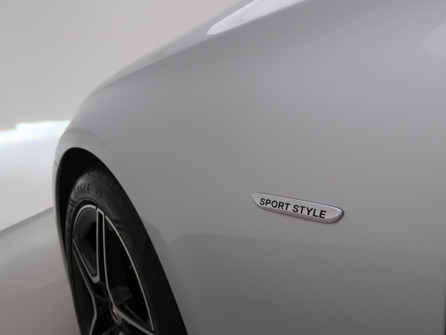 Mercedes-Benz Mercedes-Benz