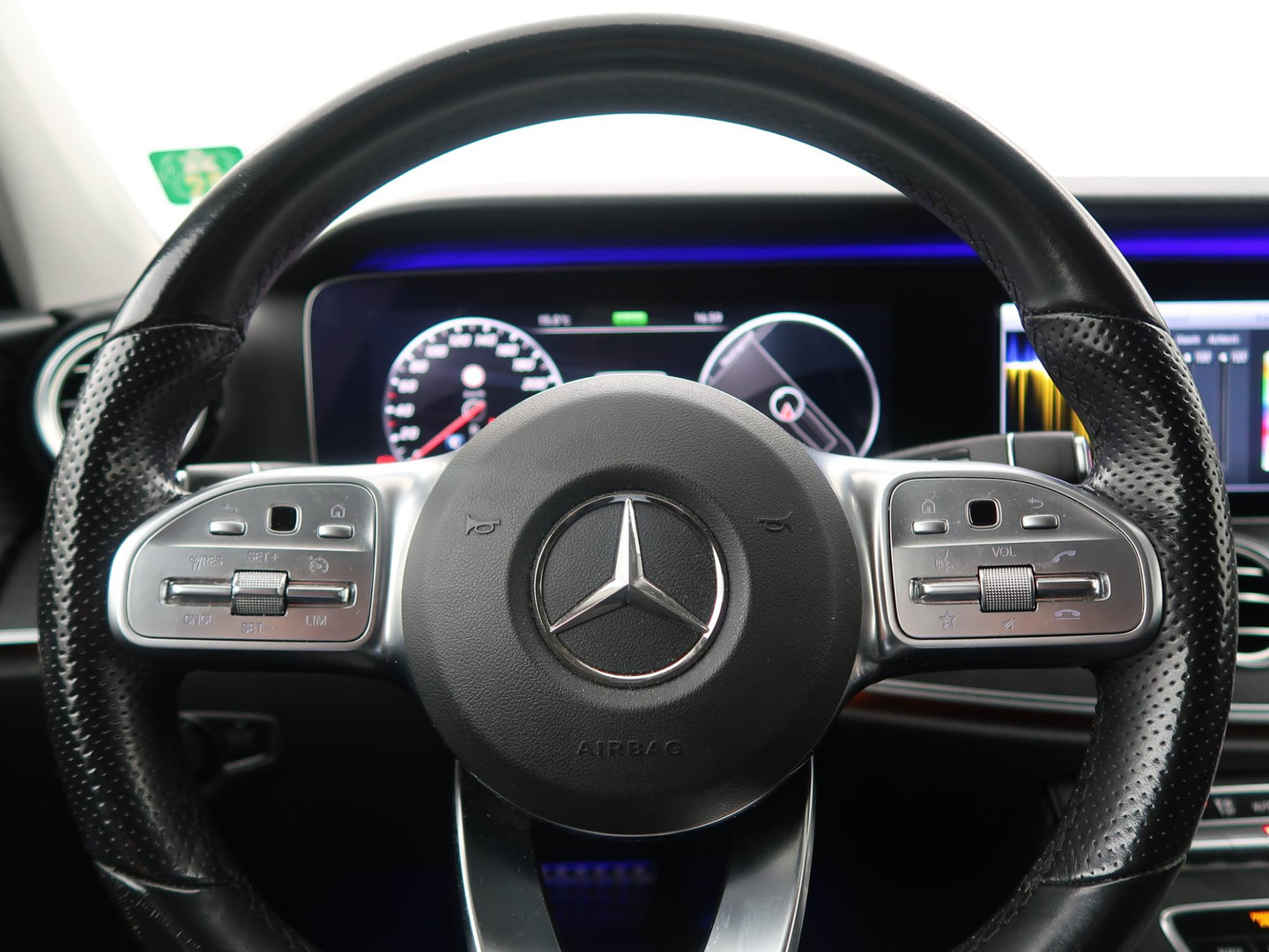 Mercedes-Benz Mercedes-Benz