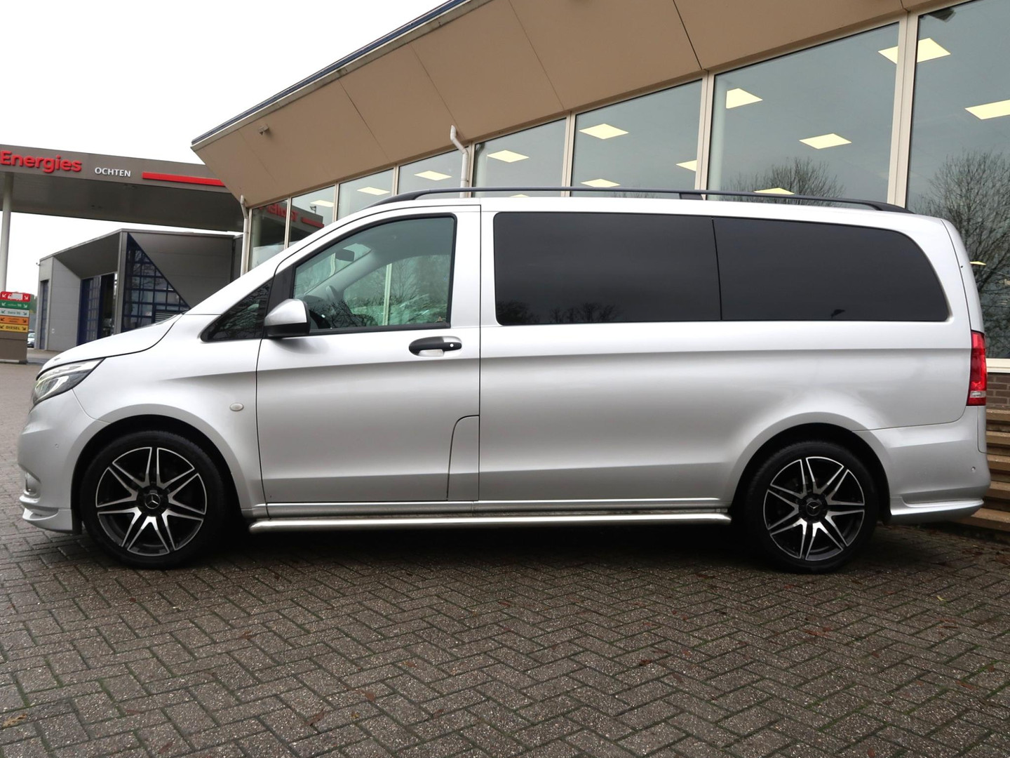 Mercedes-Benz Mercedes-Benz