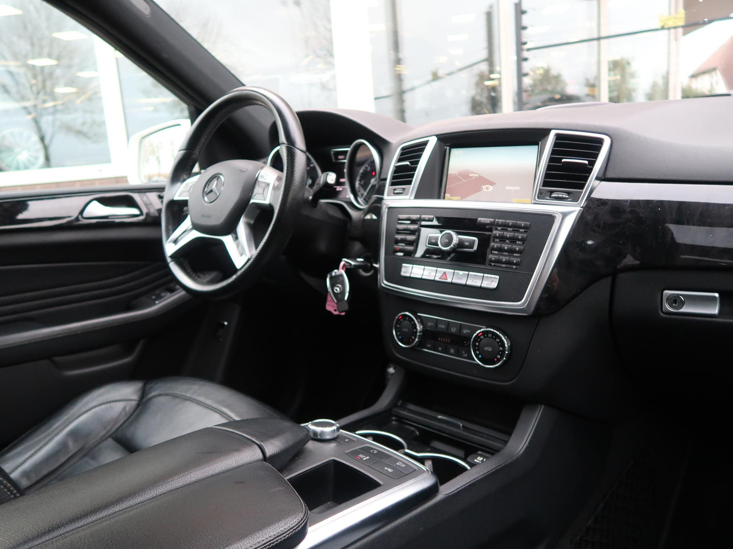 Mercedes-Benz Mercedes-Benz