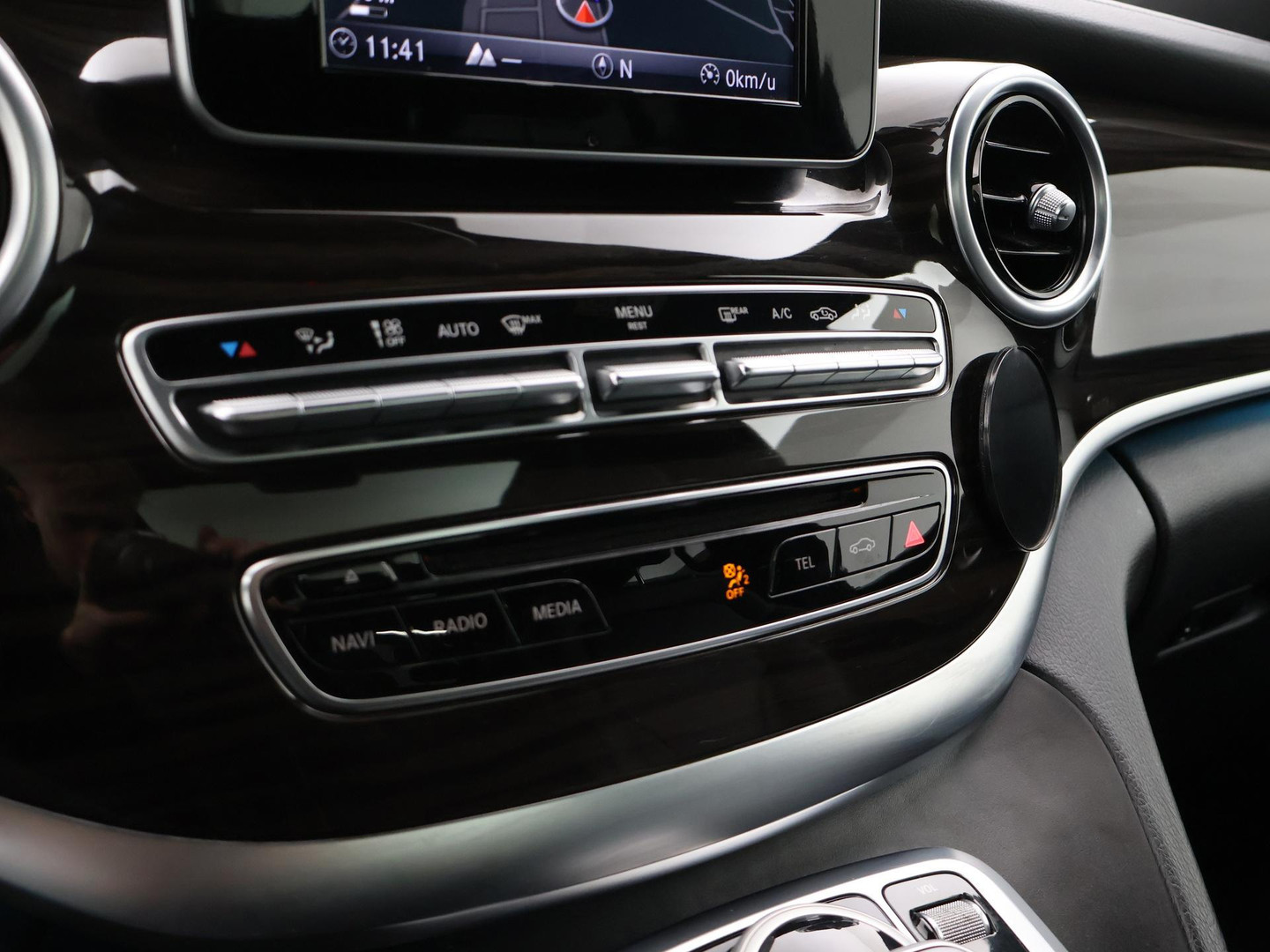 Mercedes-Benz Mercedes-Benz
