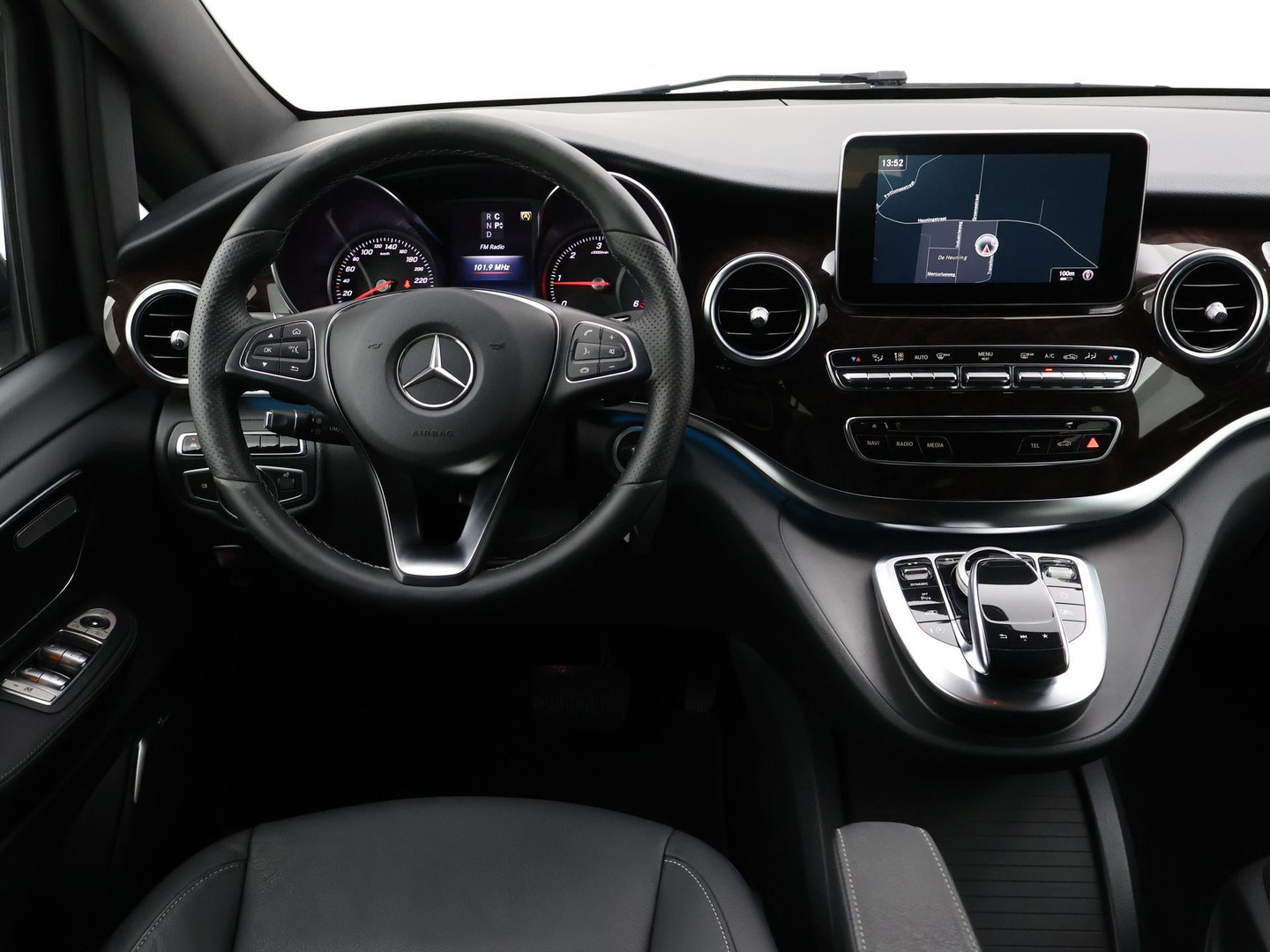 Mercedes-Benz Mercedes-Benz