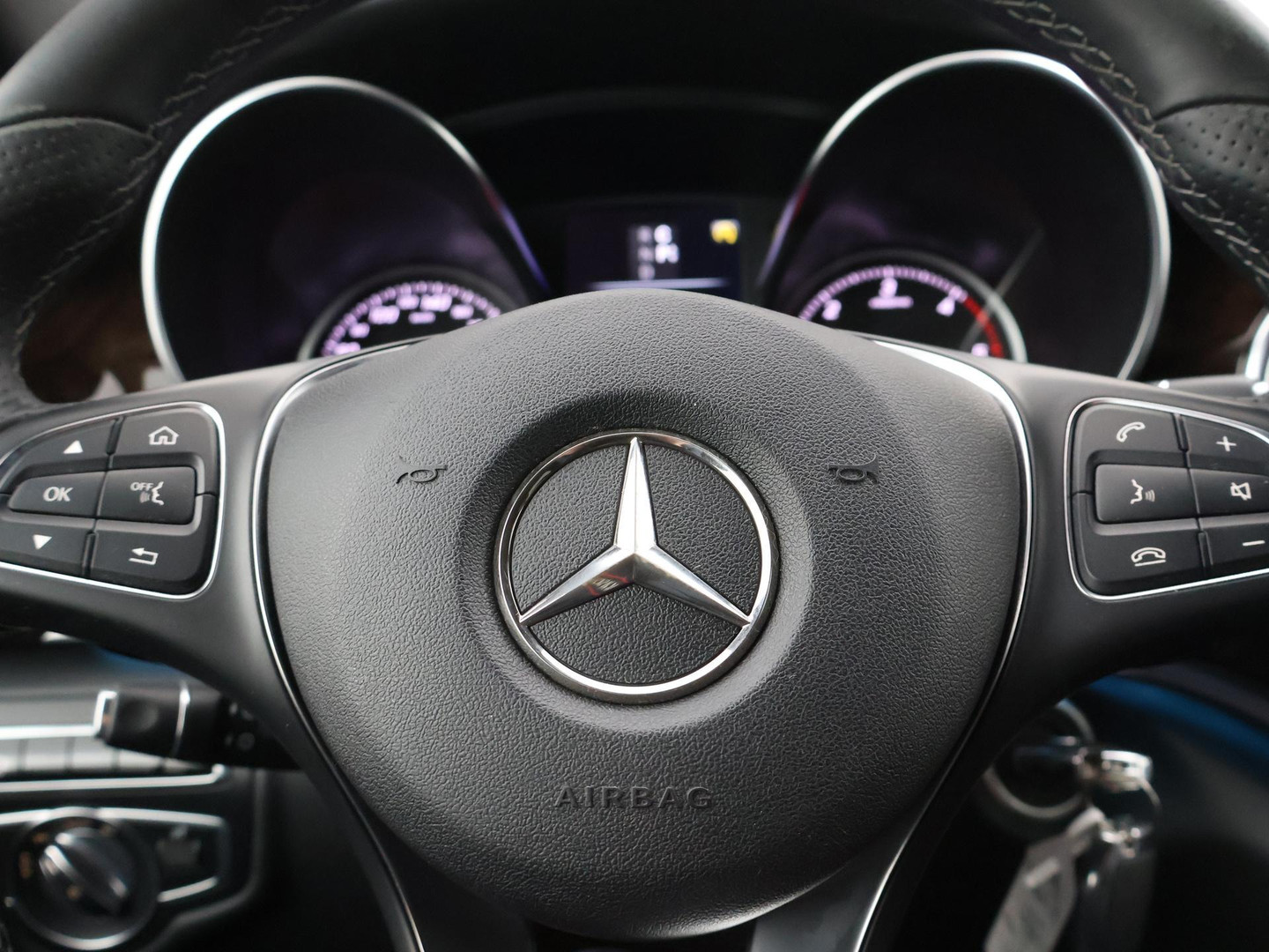 Mercedes-Benz Mercedes-Benz