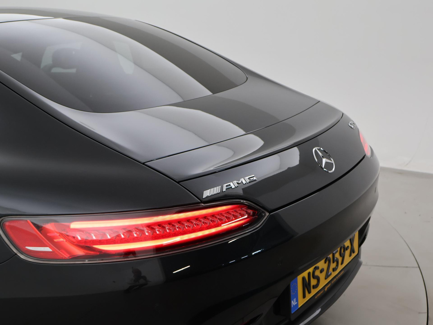 Mercedes-Benz Mercedes-Benz