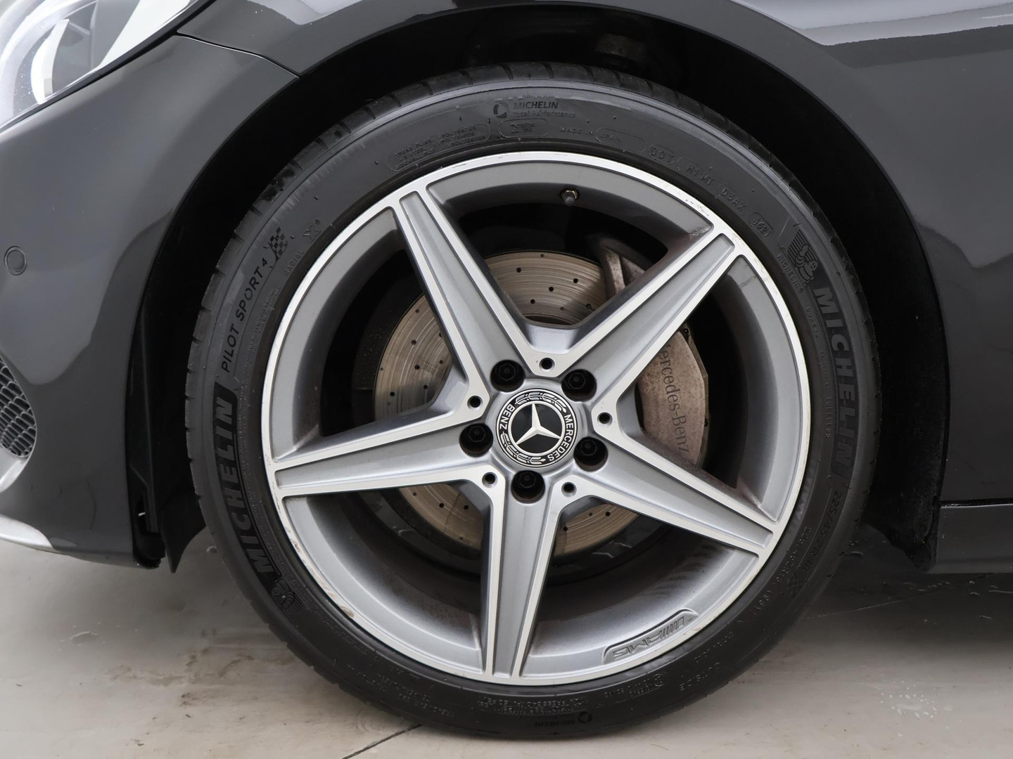 Mercedes-Benz Mercedes-Benz