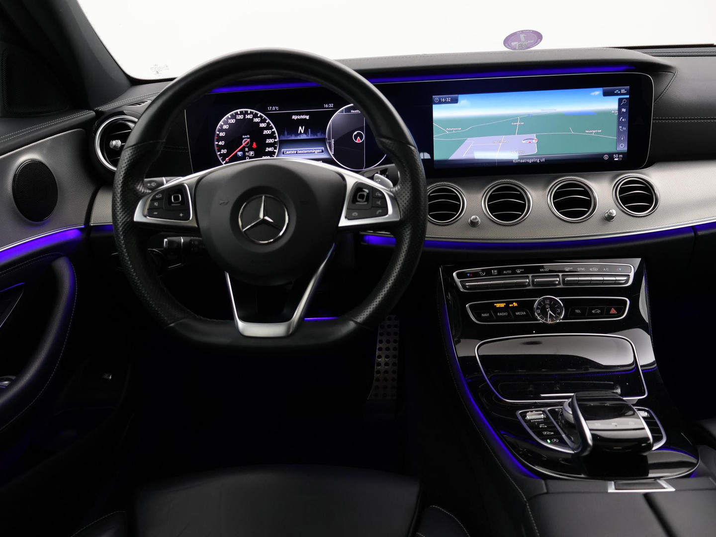 Mercedes-Benz Mercedes-Benz