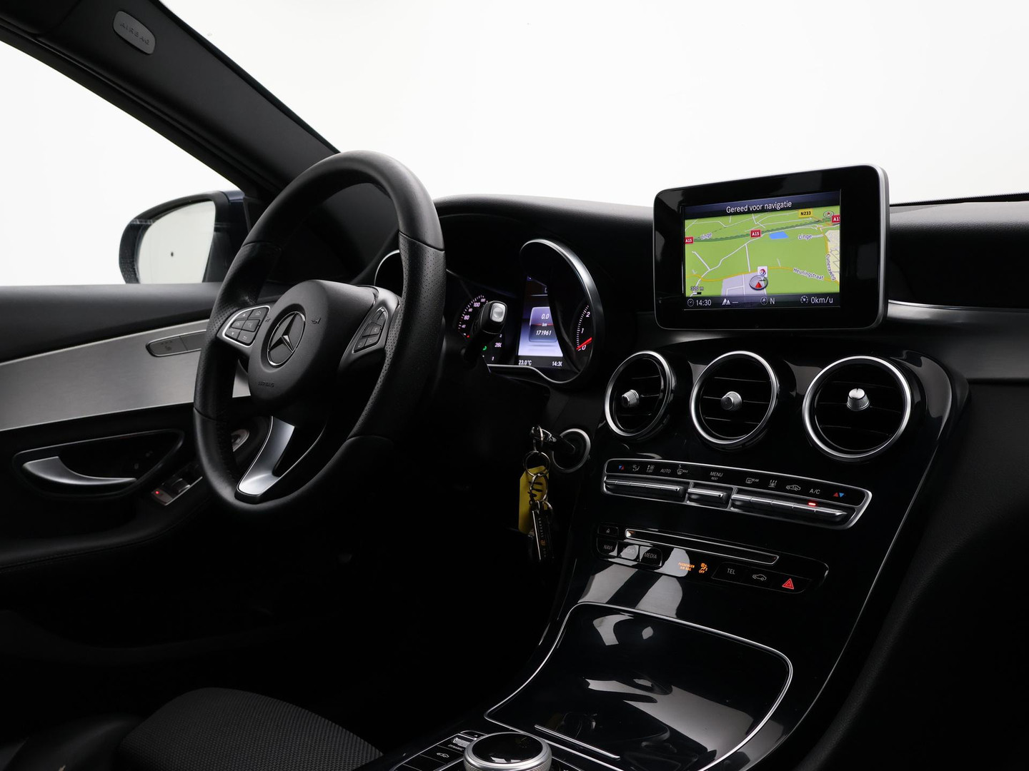 Mercedes-Benz Mercedes-Benz
