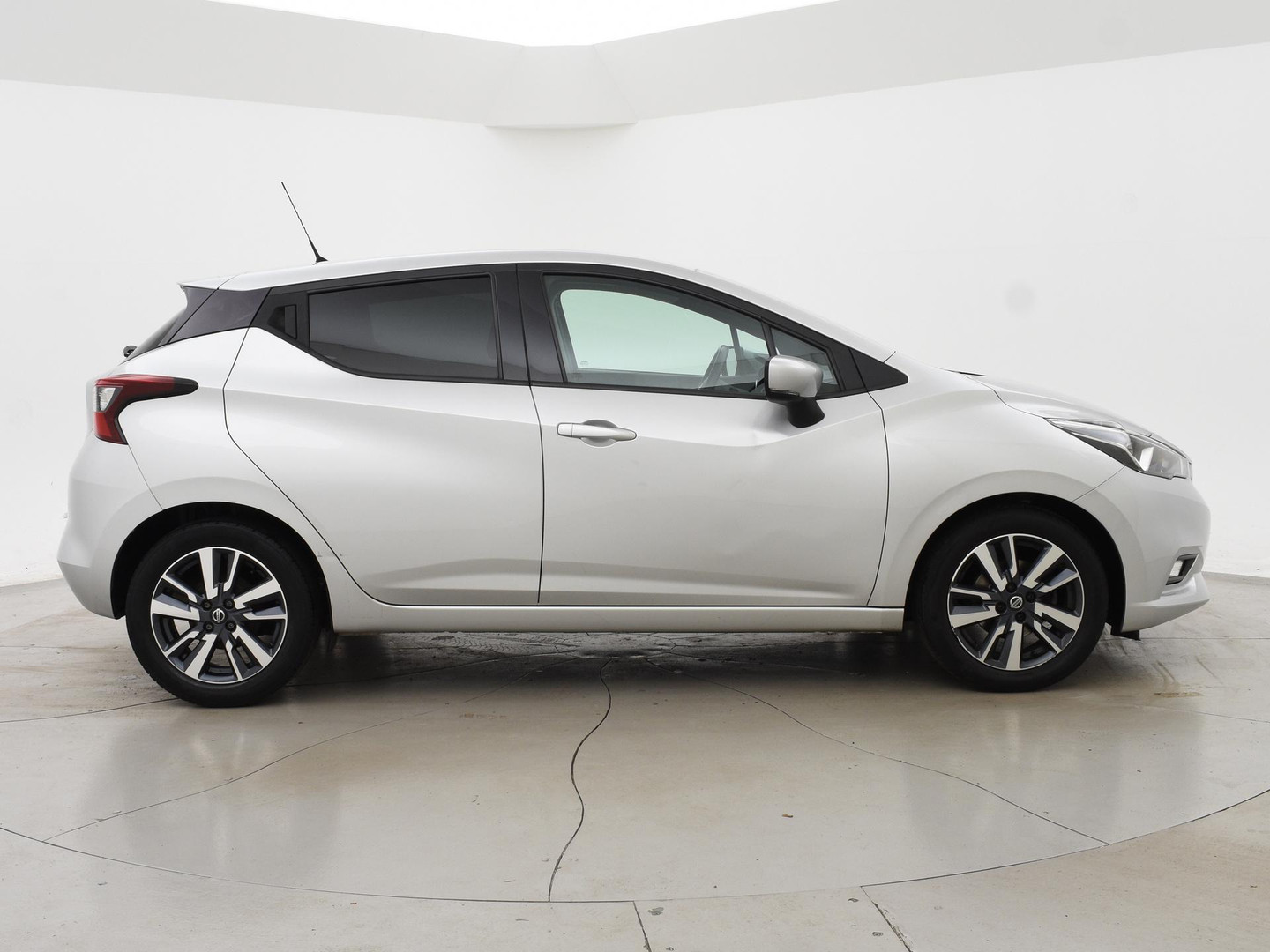 Nissan Nissan