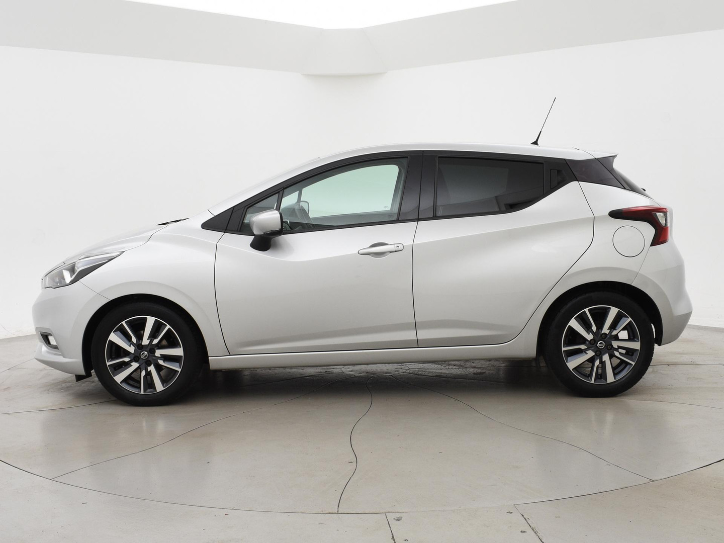 Nissan Nissan