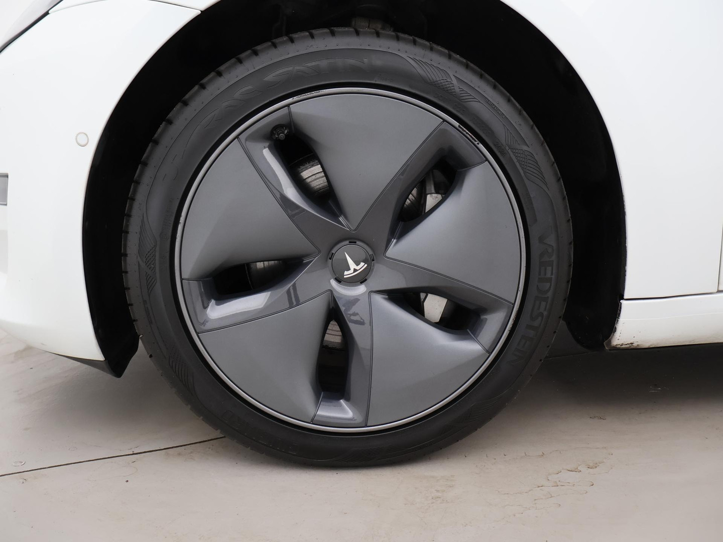 Tesla Tesla