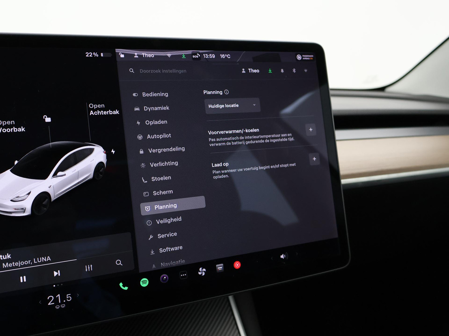 Tesla Tesla