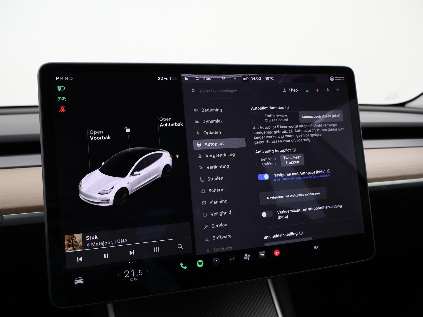 Tesla Tesla