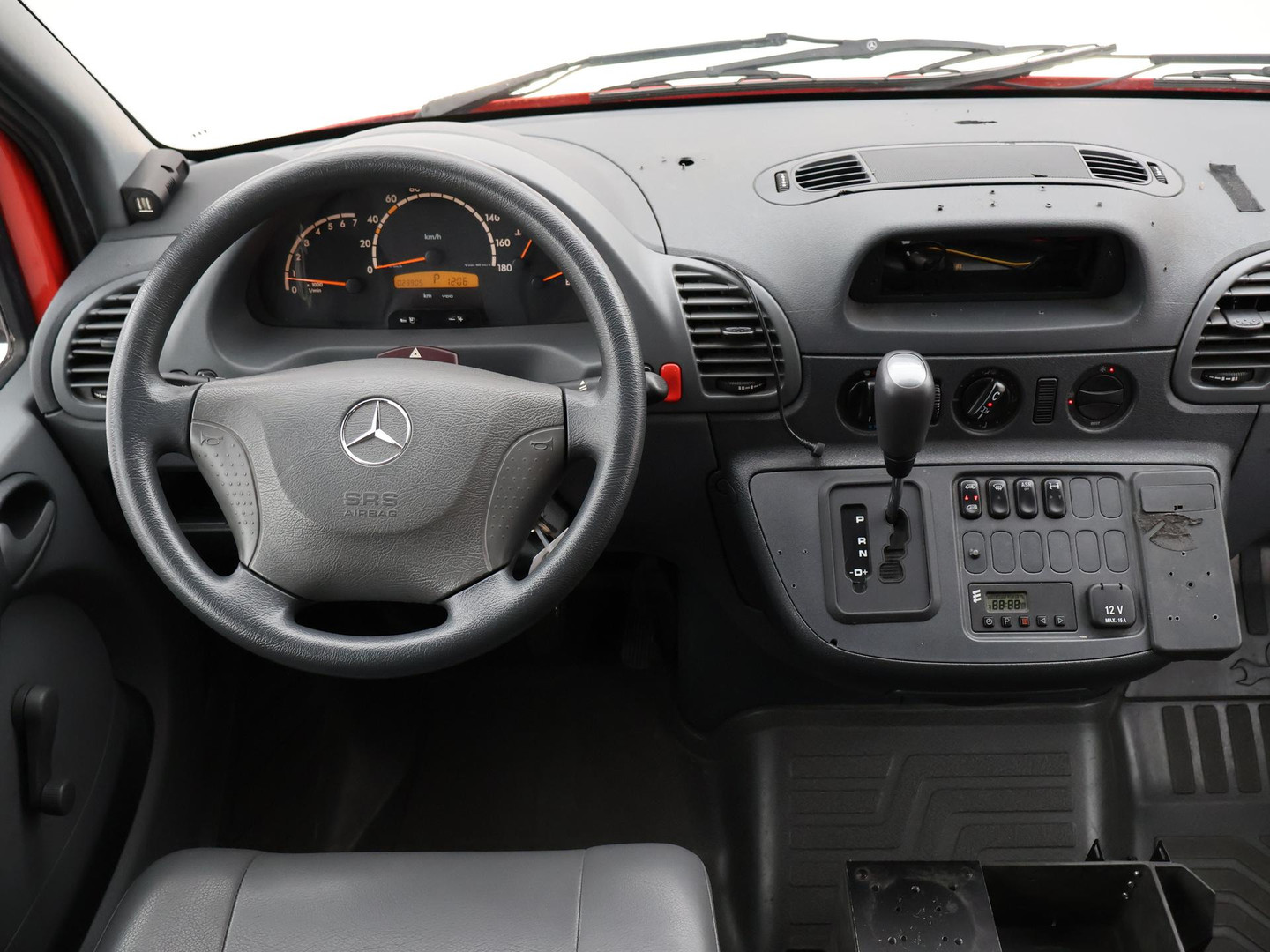Mercedes-Benz Mercedes-Benz