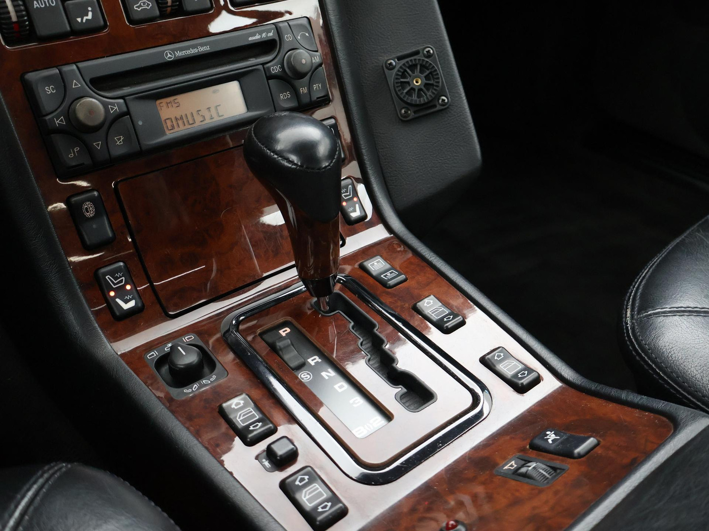 Mercedes-Benz Mercedes-Benz