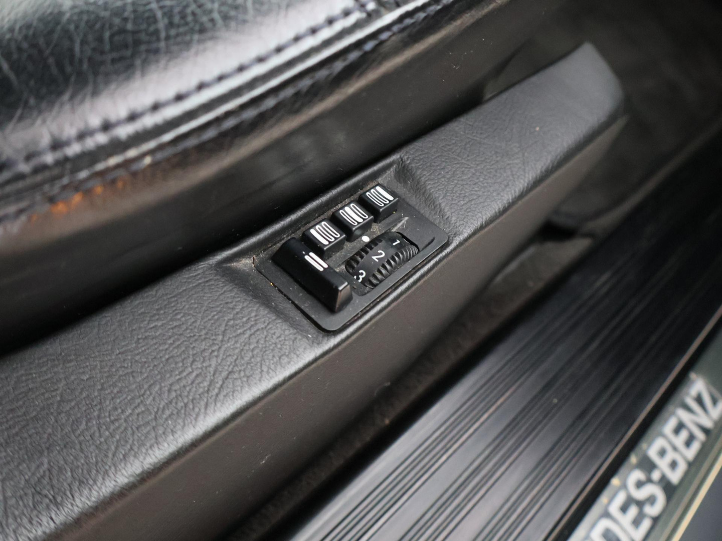 Mercedes-Benz Mercedes-Benz