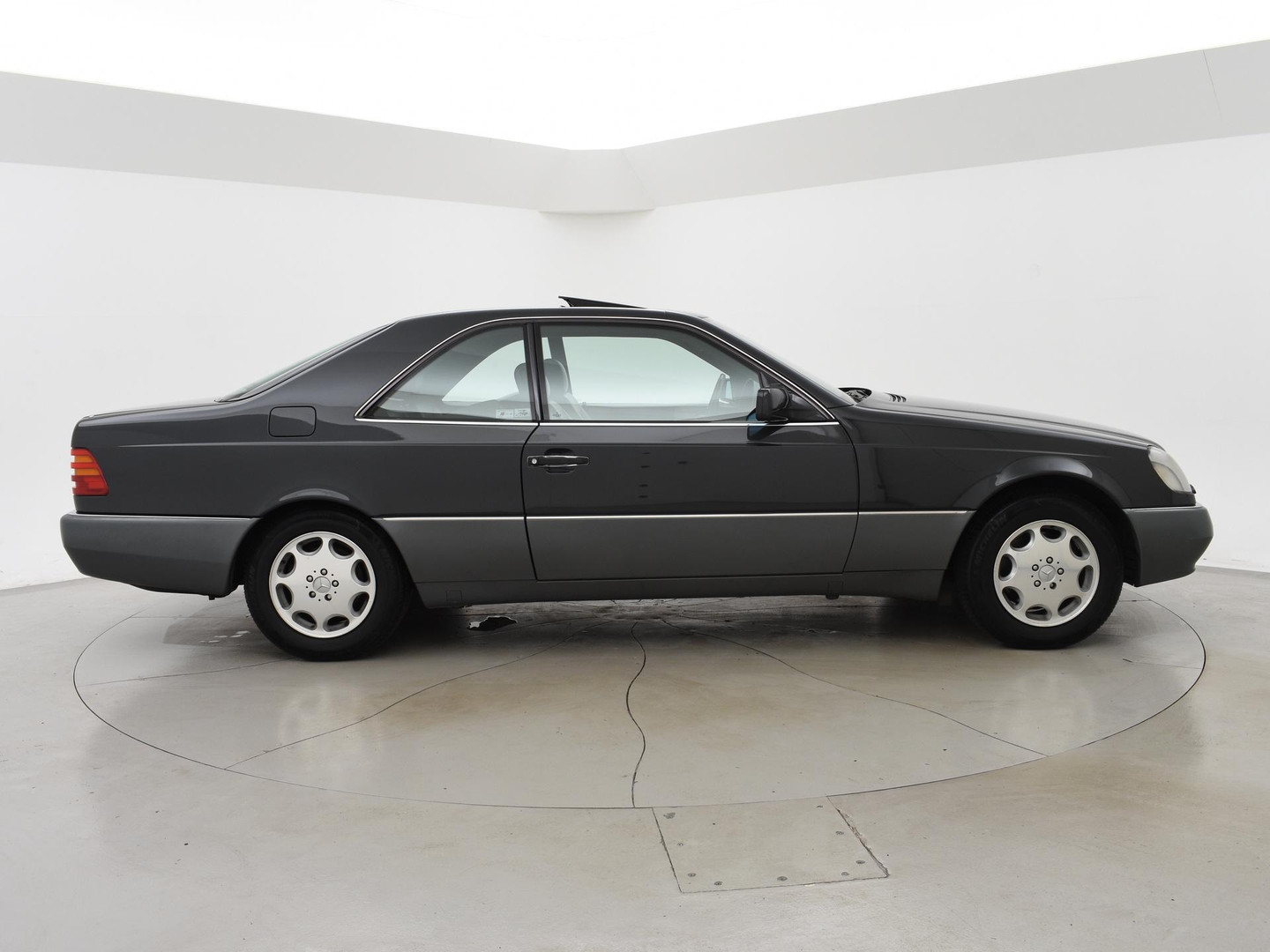 Mercedes-Benz Mercedes-Benz