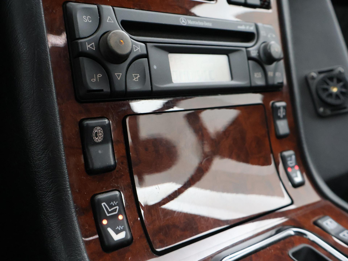 Mercedes-Benz Mercedes-Benz