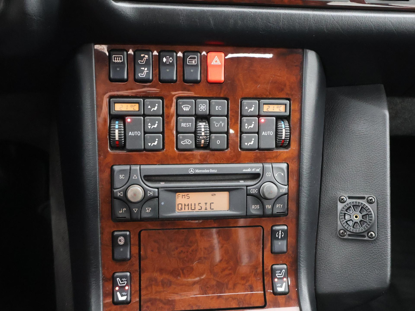 Mercedes-Benz Mercedes-Benz