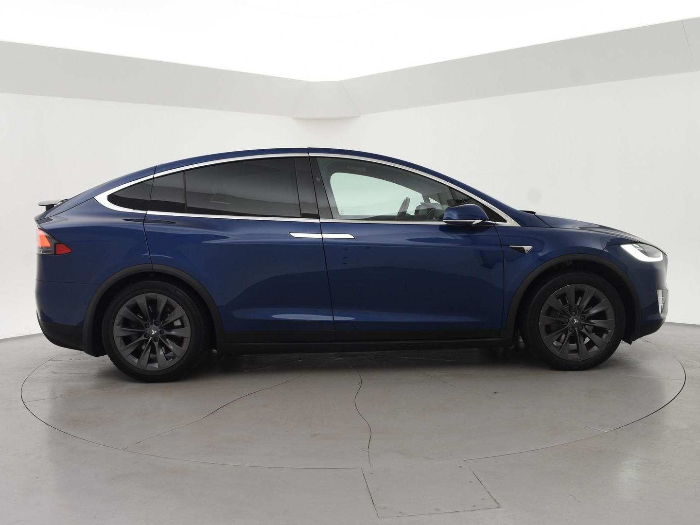 Tesla Tesla