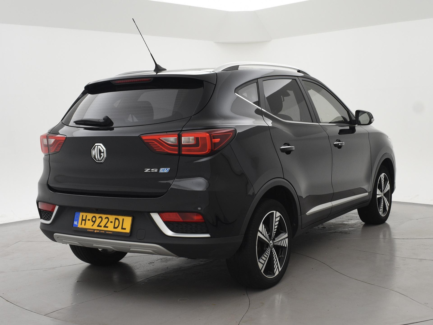 MG