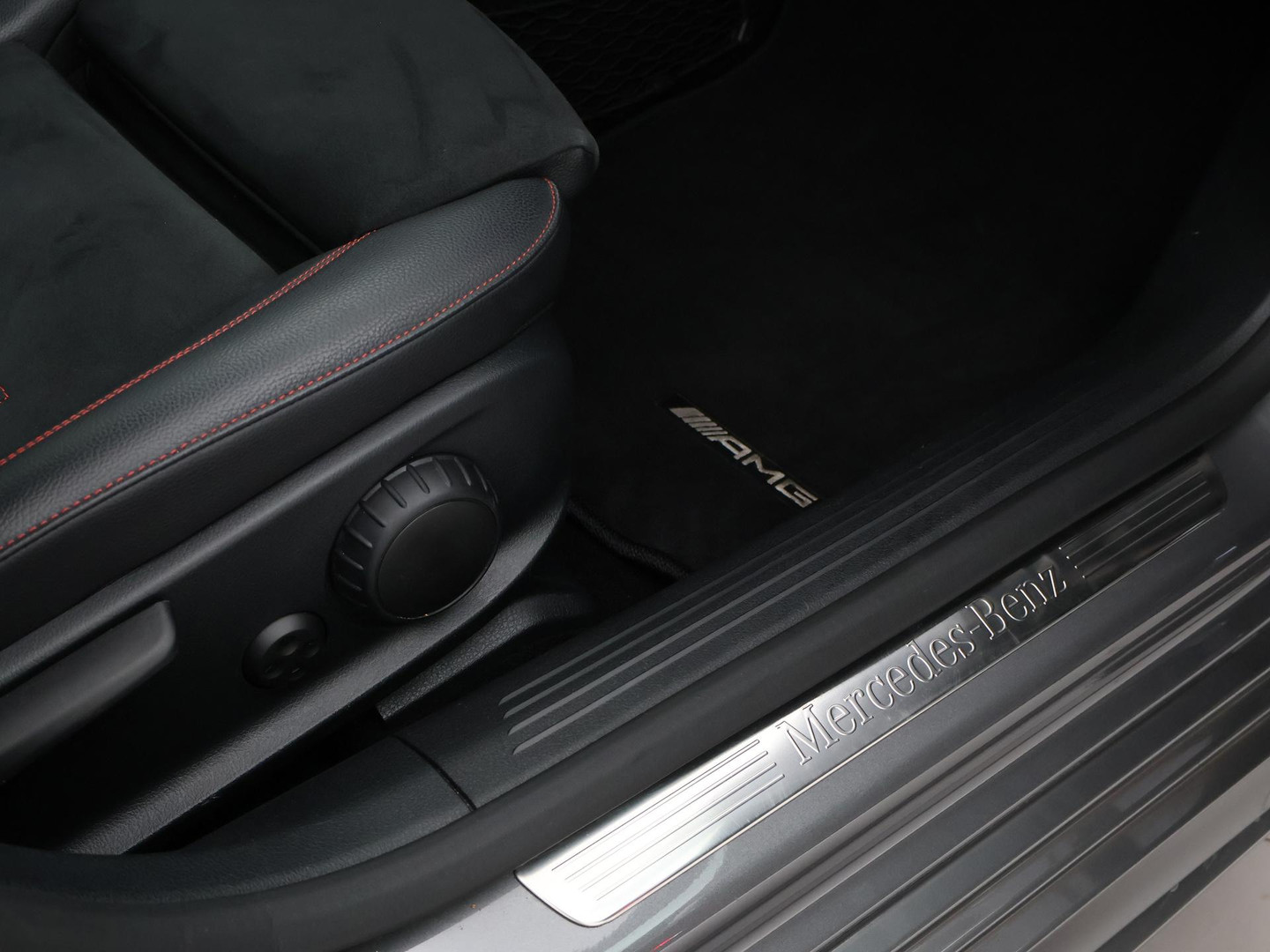 Mercedes-Benz Mercedes-Benz