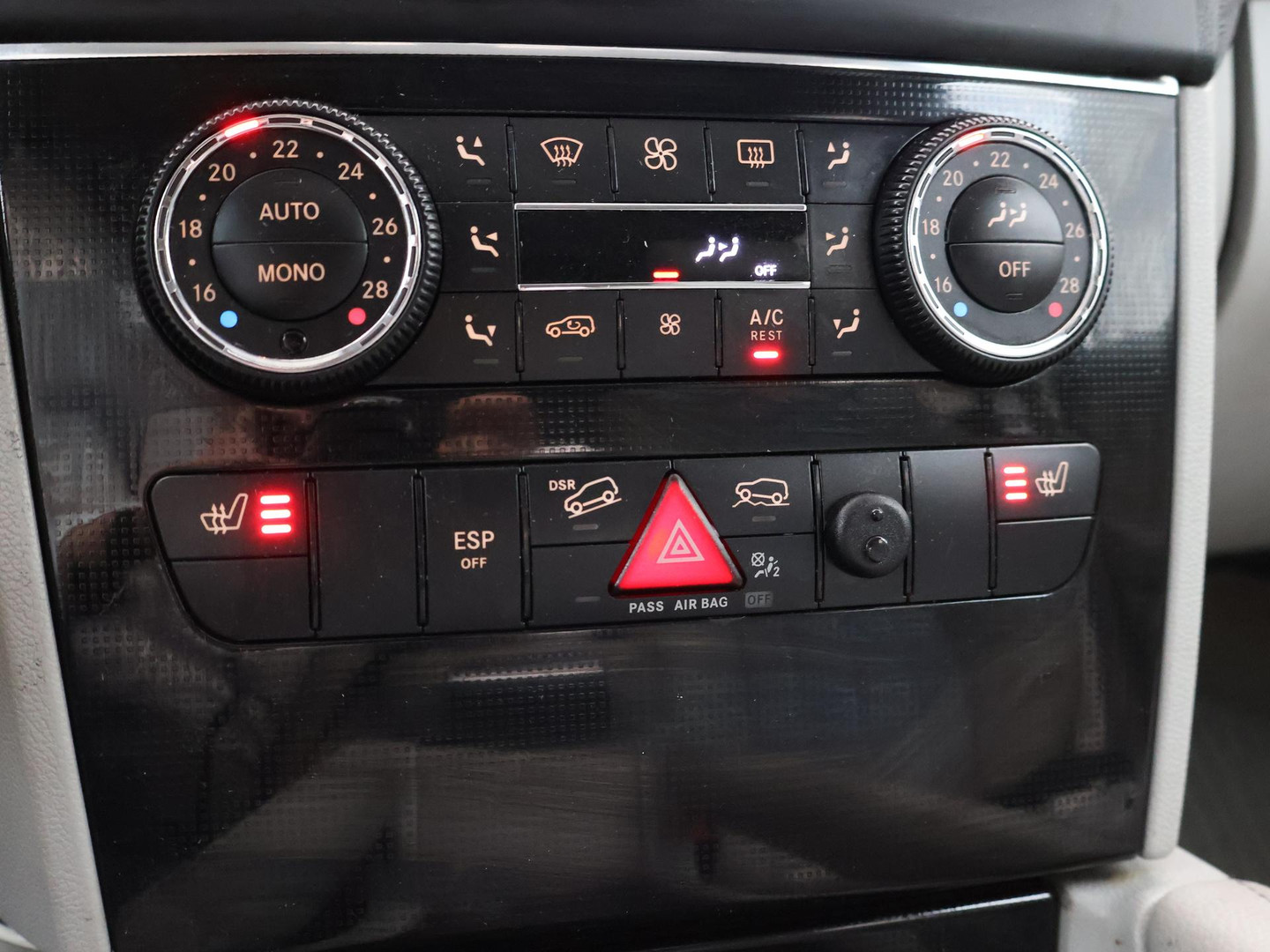 Mercedes-Benz Mercedes-Benz